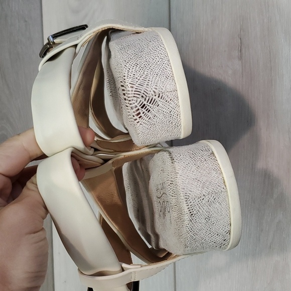 Born B.O.C. Womens Comfort Ankle Strap Flats Sandals Shoes sz 6M - Picture 7 of 12